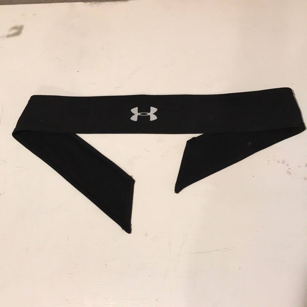black underarmor tie headband